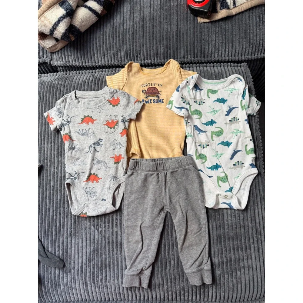 Carters Baby Boy 4 Piece Set 12M Dinosaur Turtle Bodysuits Joggers Grey Yellow
